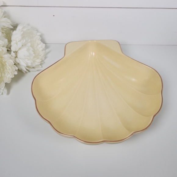 Vintage Pfaltzgraff Village Shell Shaped Stoneware Serving Bowl - Coastal- Beach - Picture 6 of 8